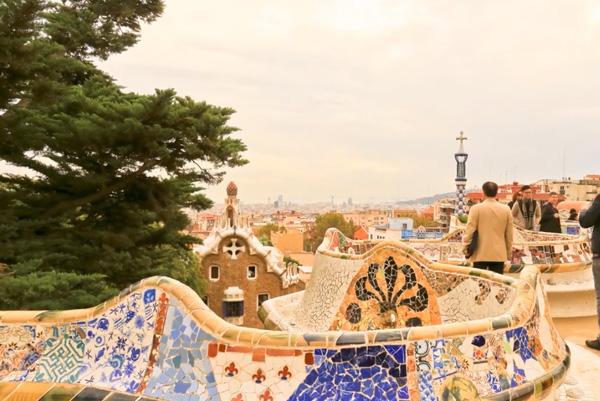 park-guell-benches