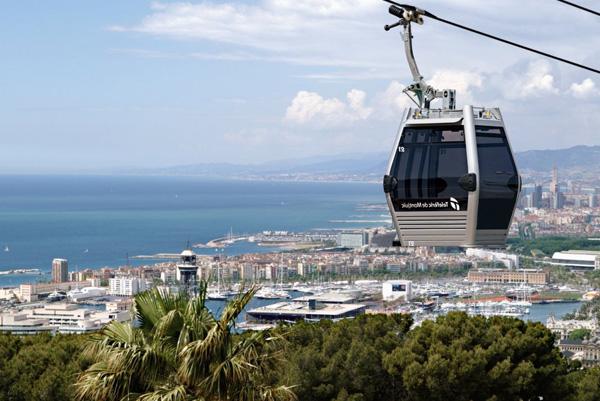 pase a ver traje Lujo Vicity - Tour the highlights of Barcelona, montjuic cable car, spanish  village and gothic guided visit
